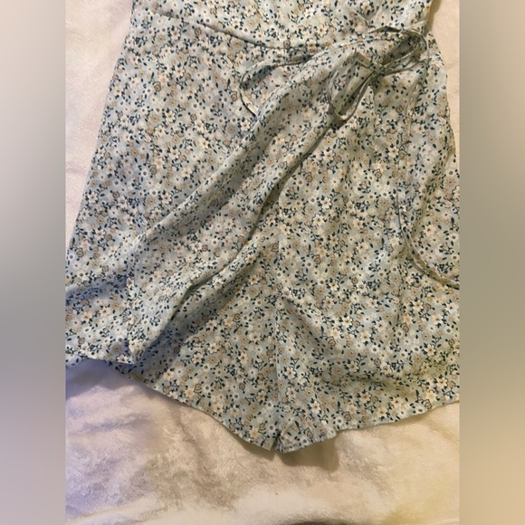 Floral romper - Picture 4 of 7